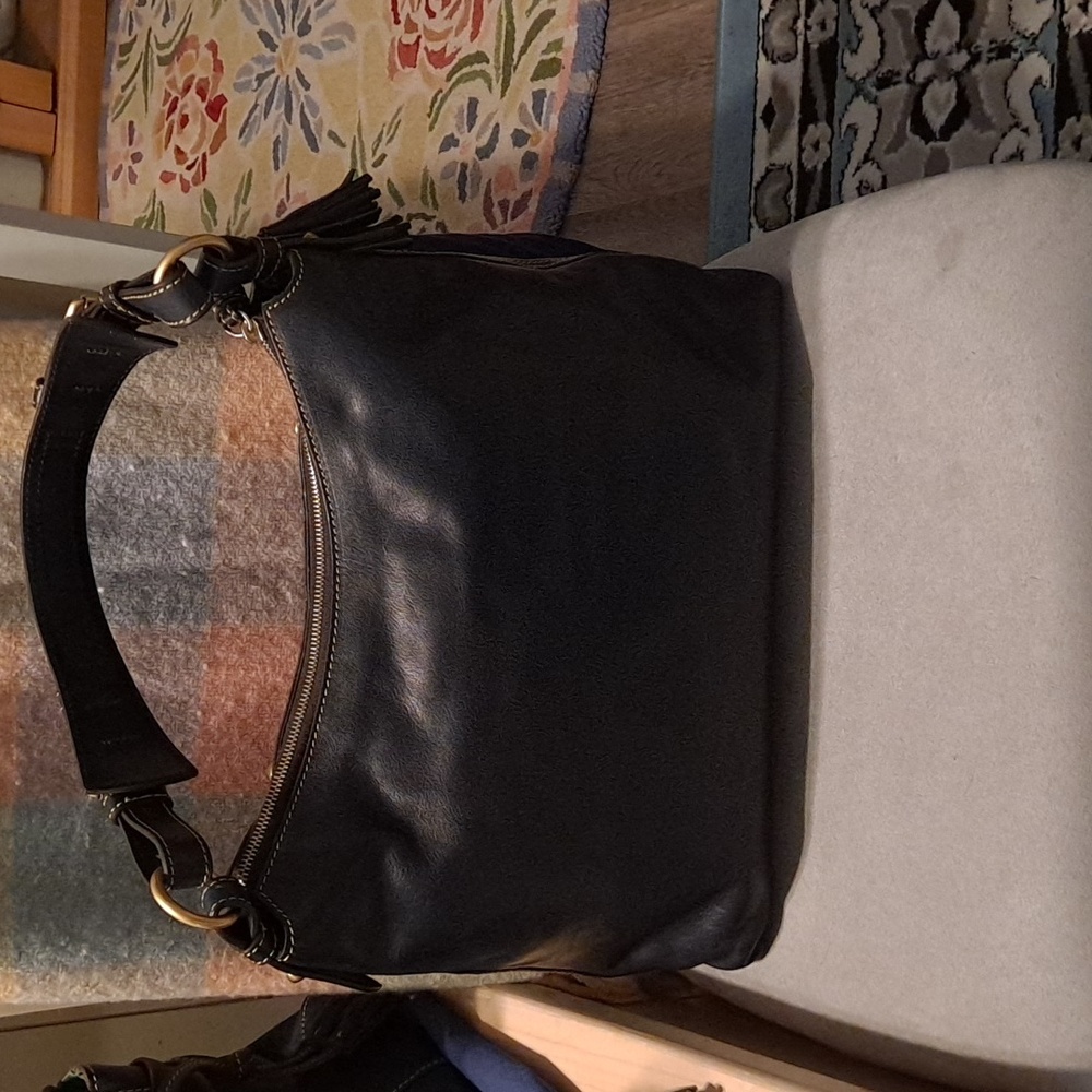 Dooney and Bourke Kingston hobo in Navy Florentine leather - Picture 3 of 9